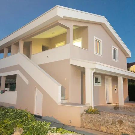 Mi Villa *